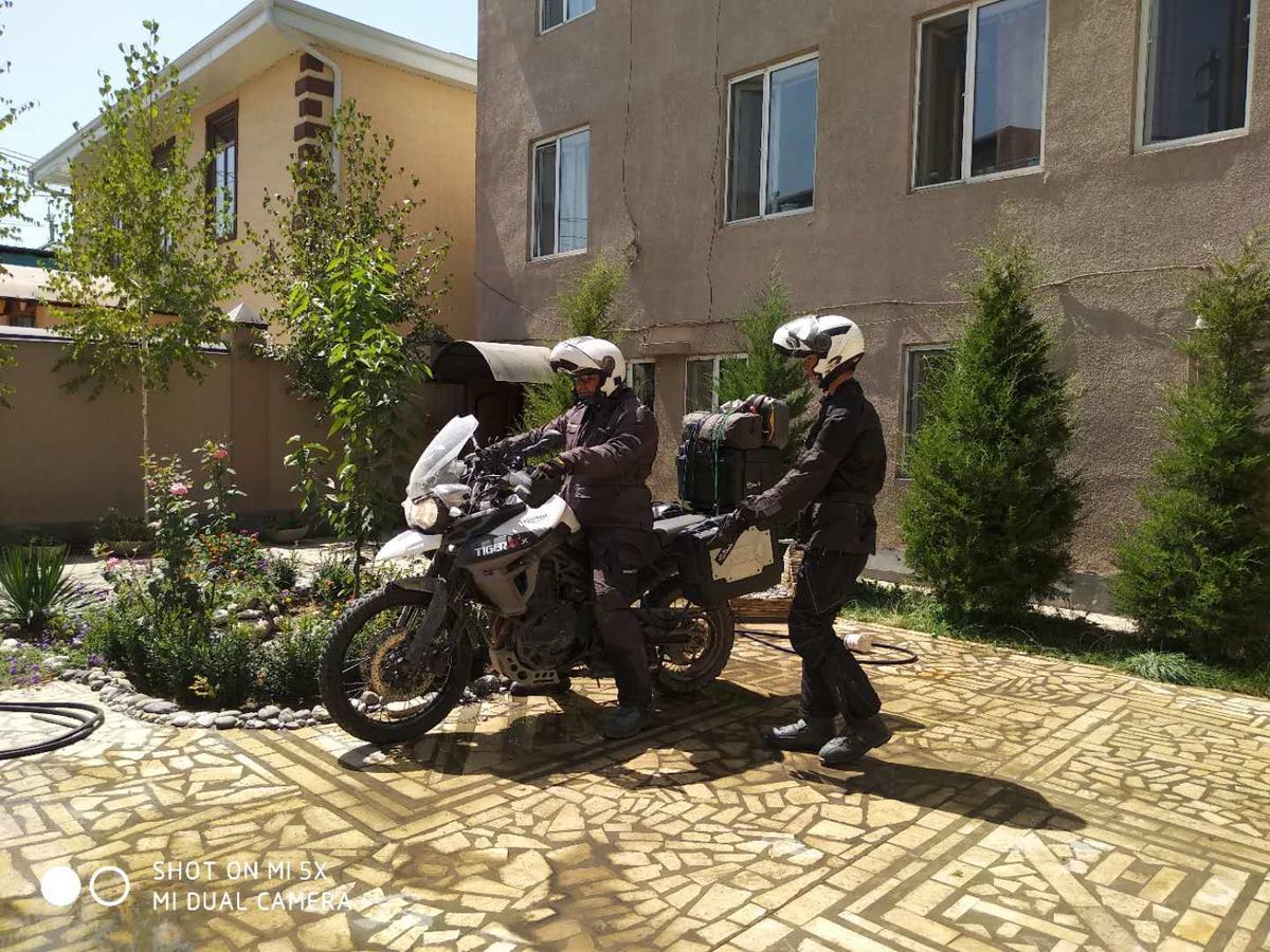 Saima Guest House Osh Exterior photo